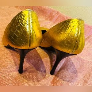 Women's gold high heels 4”